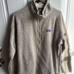 Woman’s Patagonia Fleece Zip Up